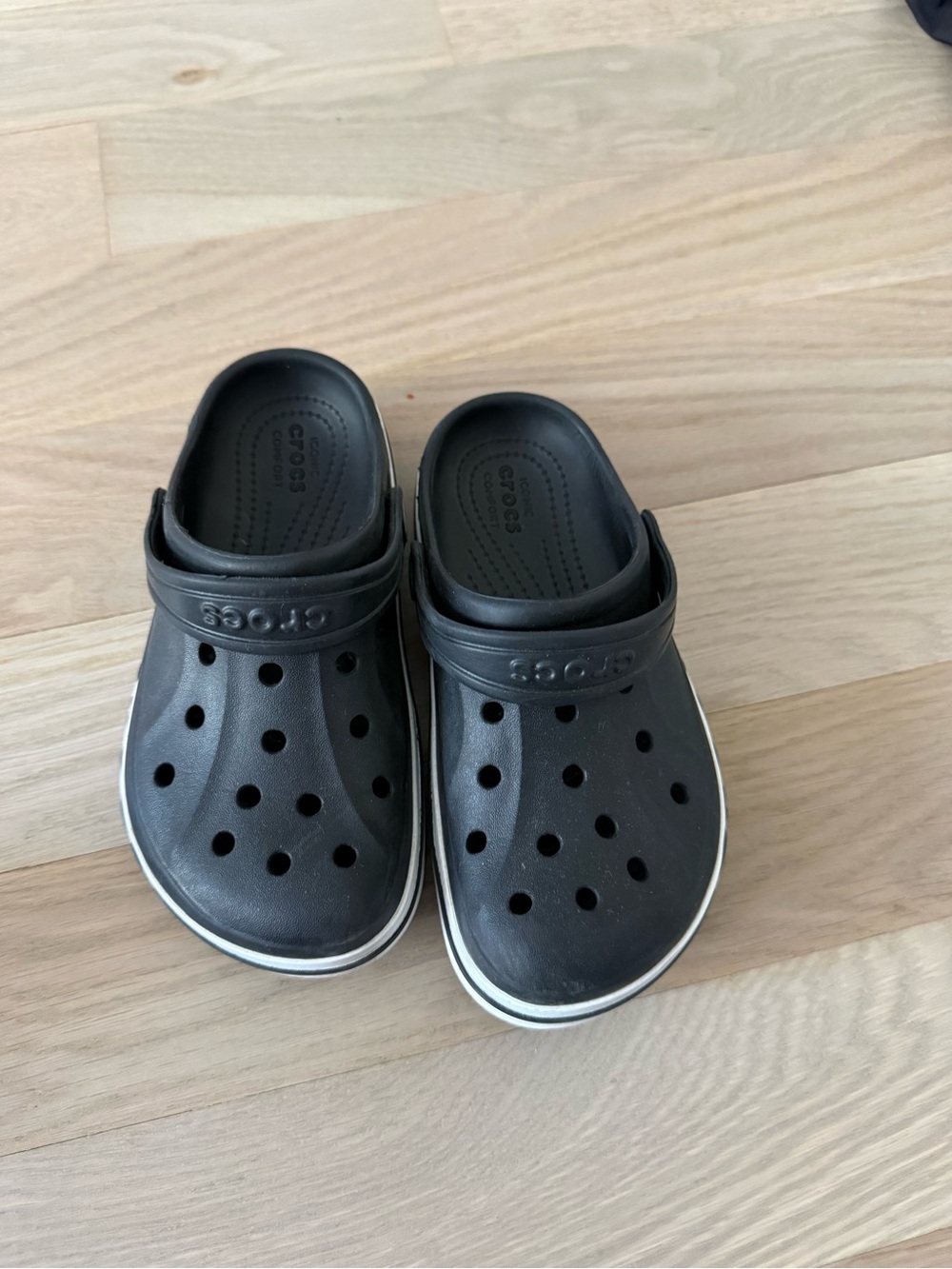 CROCS Kids Classic Clog in Black with White Trim